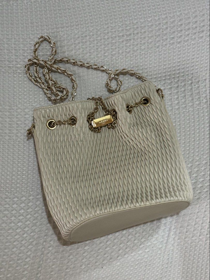 aldo cream crossbody bag (Category: Shoulder Bags) located in Binan City. Submitted by mysticbows (Listing ID 1445349546, Image 3). Description: still in good condition!! - gold hardware - only used it twice .