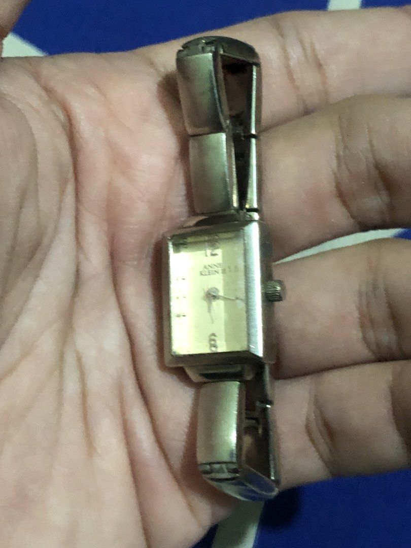 Anne Klein II steel watch (Category: Women's Watches) located in Quezon City. Submitted by markgolveo (Listing ID 1445377082, Image 2). Description: Anne Klein II steel watch Depleted batteries Signs of wears.