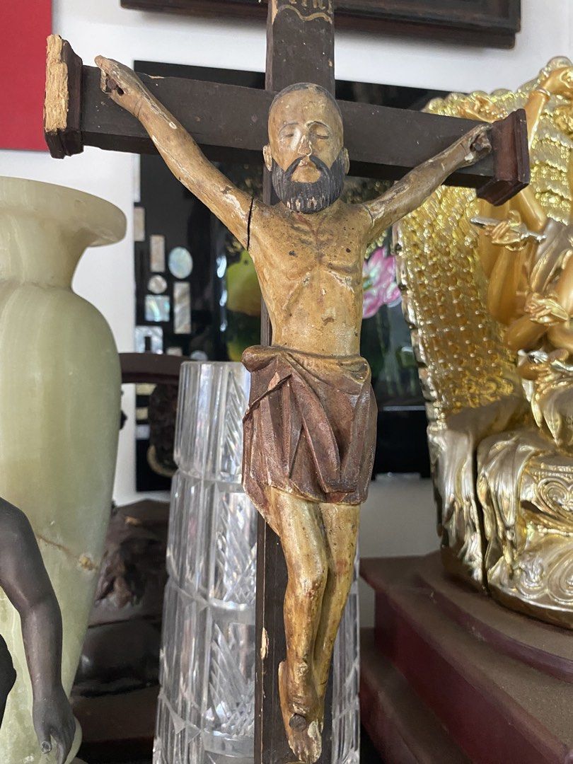 Antique Wood Crucifix (Category: Religious Items) located in Quezon City. Submitted by yumiramirez (Listing ID 1445304125, Image 3). Description: Antique Wood Crucifix .