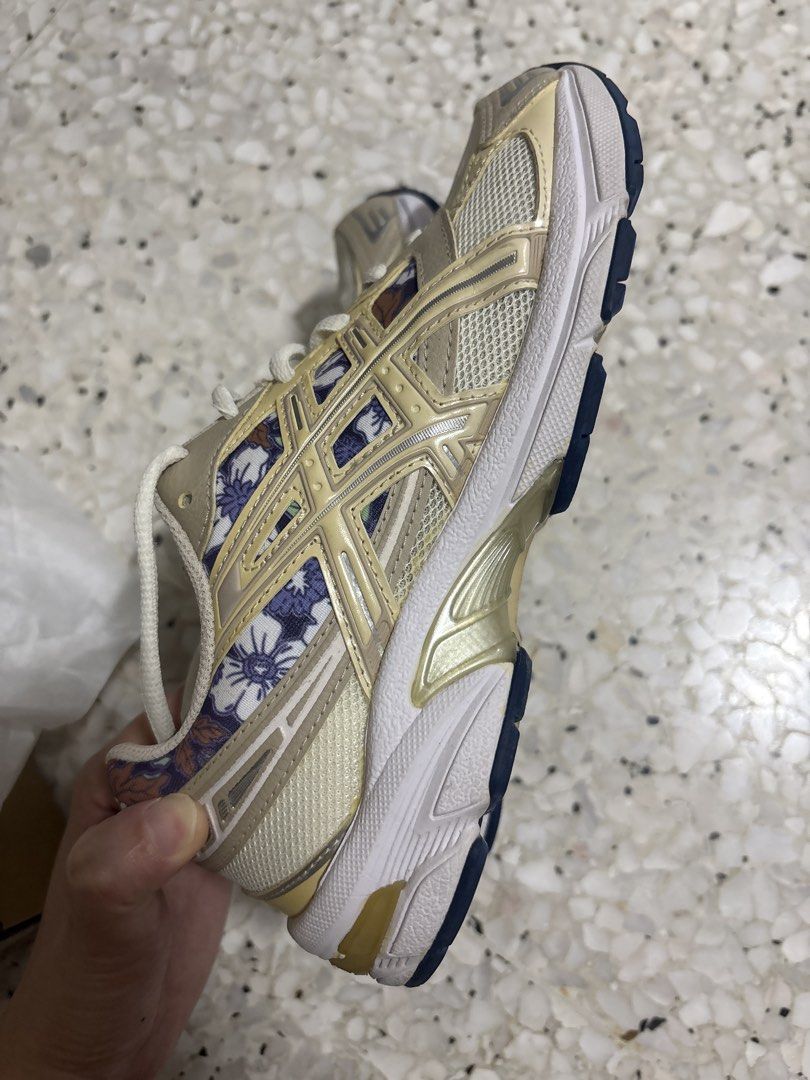 ASICS Gel-1130 Cream/Oatmeal Blue Japan Style (Category: Sneakers) located in Singapore. Submitted by lavender89 (Listing ID 1445360317, Image 3). Description: - ASICS - Color: Cream and Blue - Unique floral print on side panels - Lace-up closure - Comfortable and stylish for everyday wear - Size: 37.5 EU / 6.5 US.
