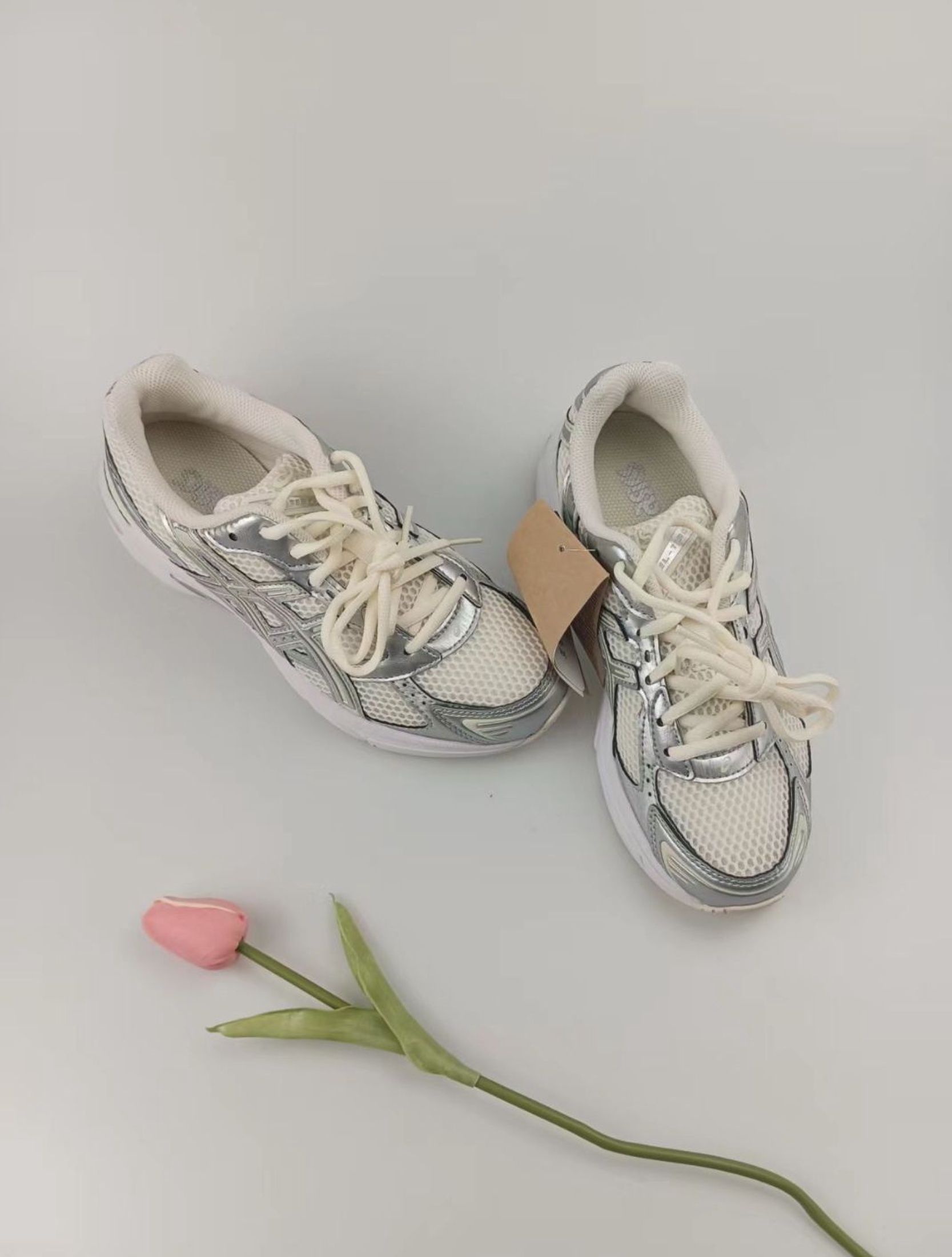 ASICS Gel-1130 Retro Beige Silver (Category: Sneakers) located in Singapore. Submitted by stcayy (Listing ID 1445371038, Image 2). Description: Welcome! 🎉 Asics — ASICS Gel-1130 Retro Beige Silver Brand new, great quality! 🚚 Simple process: Order → 3-day photo confirm → Free shipping → Cash on delivery J&T or Ninja Van, your choice! Interested? Chat me 💬.