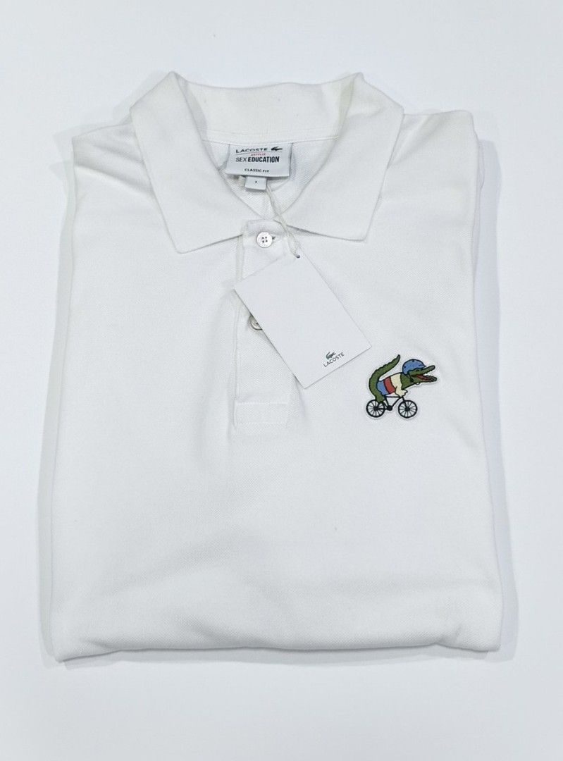 Authentic Lacoste Polo Shirt Size XL (Category: Tshirts & Polo Shirts ) located in Aguinaldo. Submitted by designerlaneph (Listing ID 1445400388, Image 1). Description: Previously owned Lacoste polo shirt size XL 💯% authentic in mint condition free shipping onhand.