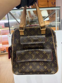 (Category: ) located in . Submitted by m.r.s.luxury (Listing ID 1445288388, Image 1). Description: .