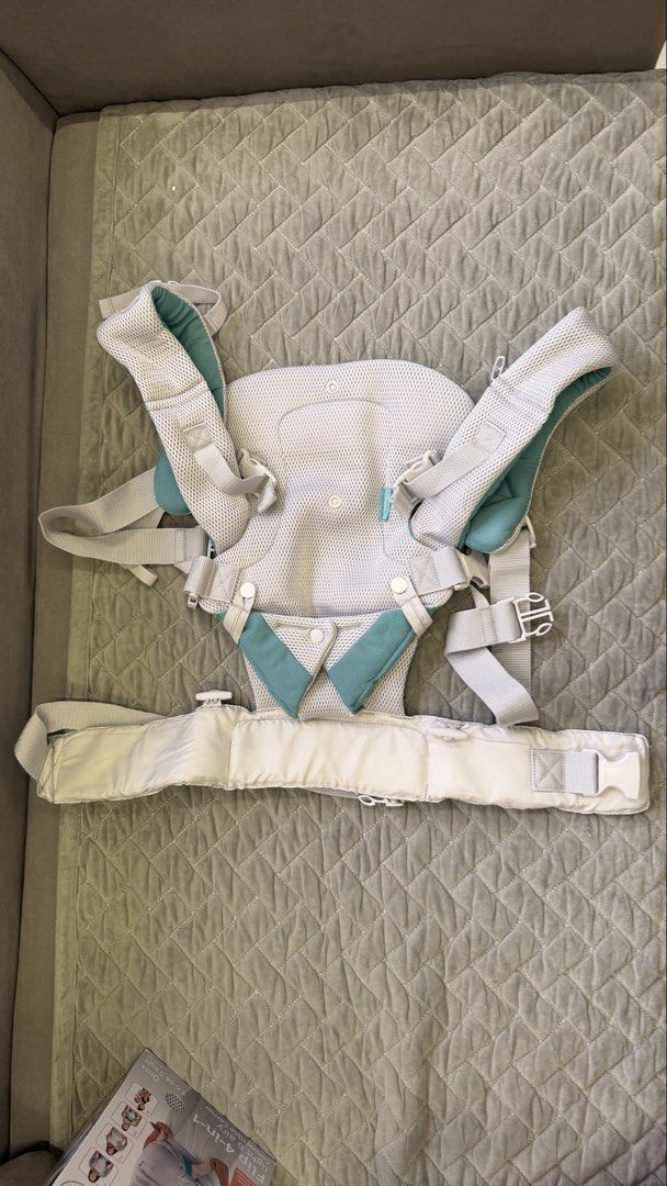 Baby Carrier (Infantino) (Category: Carriers & Slings) located in Manila. Submitted by lflgg (Listing ID 1445296871, Image 2). Description: Infantino Flip 4-in-1 Light & Airy Convertible Carrier Light Gray (BRAND NEW WITH BOX) Infantino Flip 4-in-1 Light & Airy Convertible Carrier will elevate your farmers market adventures, park strolls, or day-to-day at-home tasks that require an extra set of hands & extra airflow thanks to its Breathmesh® desi