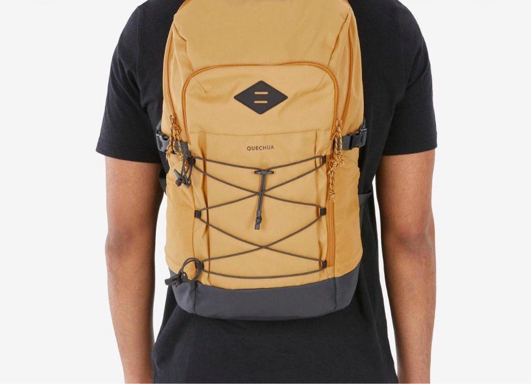 Backpack (Category: Backpacks) located in Singapore. Submitted by lsserene (Listing ID 1445354568, Image 3). Description: As good as new .