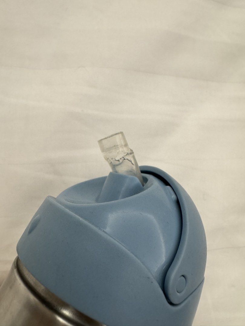 BEABA stainless steel straw cup 250ml (Category: Weaning & Toddler Feeding) located in Quezon City. Submitted by lrski (Listing ID 1445358320, Image 2). Description: Damaged straw. But can purchase a replacement for around P450.
