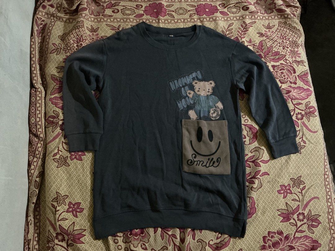 Bear pocket Long sleeve (Category: Tshirts & Polo Shirts ) located in Manila. Submitted by irthrift (Listing ID 1445415093, Image 2). Description: .