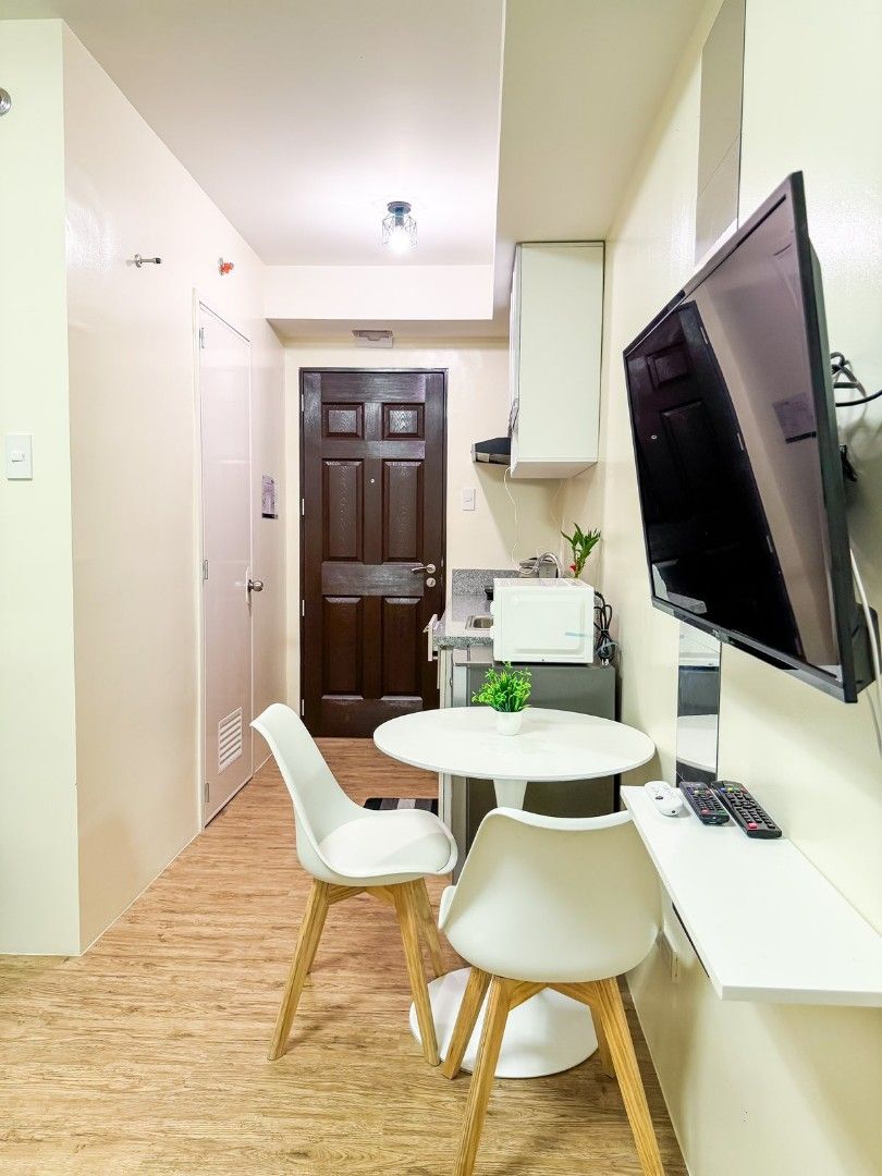 Berkeley Suite 18sqm Rush Sale (Category: Apartments & Condos) located in Dasmarinas. Submitted by jor22 (Listing ID 1445244471, Image 3). Description: Berkeley condo unit 18sqm studio type fully furnished with internet Rush Sale, Need funds asap.