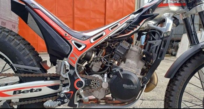 Beta Trial Motorcycle (Category: Motorbikes for Sale) located in Mandaue City. Submitted by noemizapanta (Listing ID 1445356921, Image 3). Description: Beta trial bike for sale. Ready for your next adventure. This bike is built for performance and agility. Great for off-road riding and trials. Looks sharp with its red and white graphics. Engine is a Beta model. Ready to ride. For sale BETA EVO 2T MOTORCYCLE 300CC COMPLETO TANAN OR/CR OG REHISTRO 