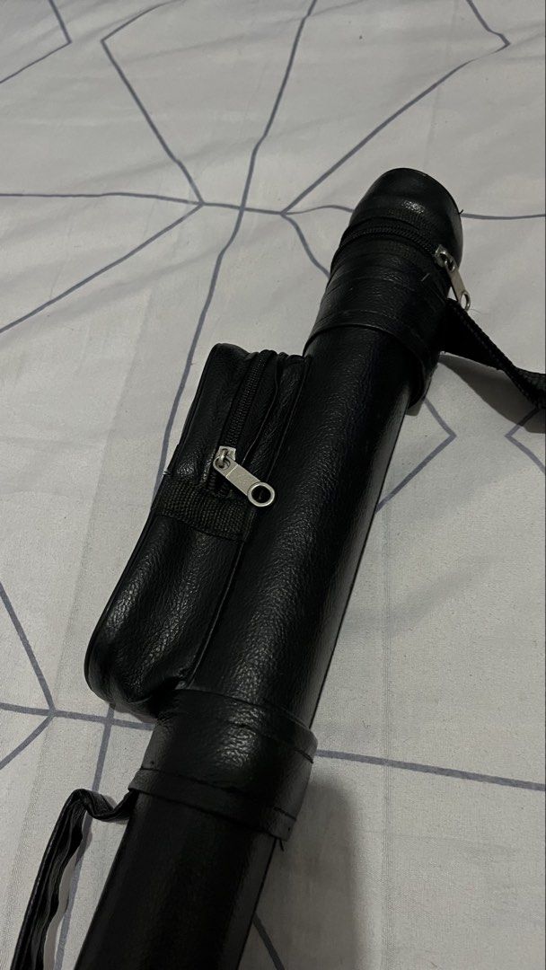 Black Billiard Cue Stick Leather Case Holder (Category: Billiards and Bowling) located in Tabaco. Submitted by kaisha_ (Listing ID 1445312077, Image 3). Description: with minimal signs of usage lang.