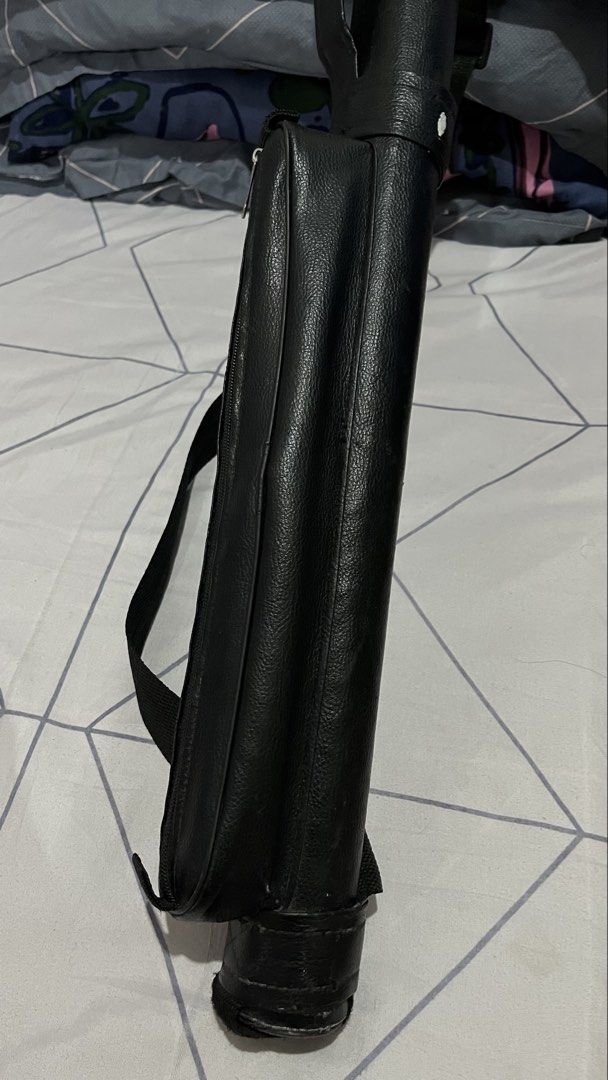 Black Billiard Cue Stick Leather Case Holder (Category: Billiards and Bowling) located in Tabaco. Submitted by kaisha_ (Listing ID 1445312077, Image 2). Description: with minimal signs of usage lang.