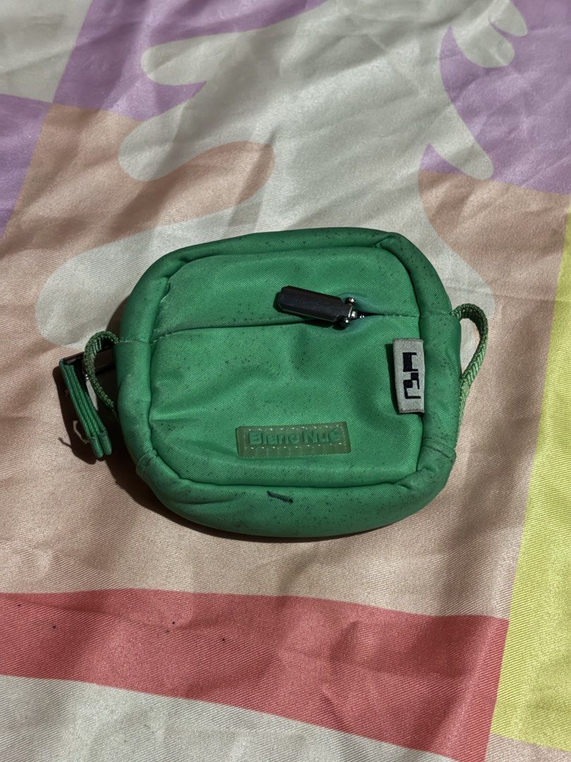 Blanc nue the micro box bag in green (Category: Sling Bags) located in Manila. Submitted by tr4ppedrabb1t (Listing ID 1445355692, Image 1). Description: Wts lfb well used blanc nue the micro box bag in green with stain but can be removed with washing no structural issue.