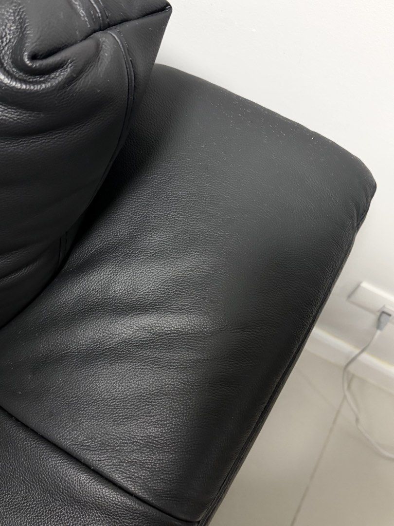 BLIMS LEATHER COUCH (Category: Sofas) located in Muntinlupa City. Submitted by myrandomthingz (Listing ID 1445402958, Image 3). Description: BOUGHT THIS LAST JANUARY FOR 79,000 NEGOTIABLE FOR SURE BUYERS MINIMAL SCRATCHES DM FOR MORE INFORMATION .