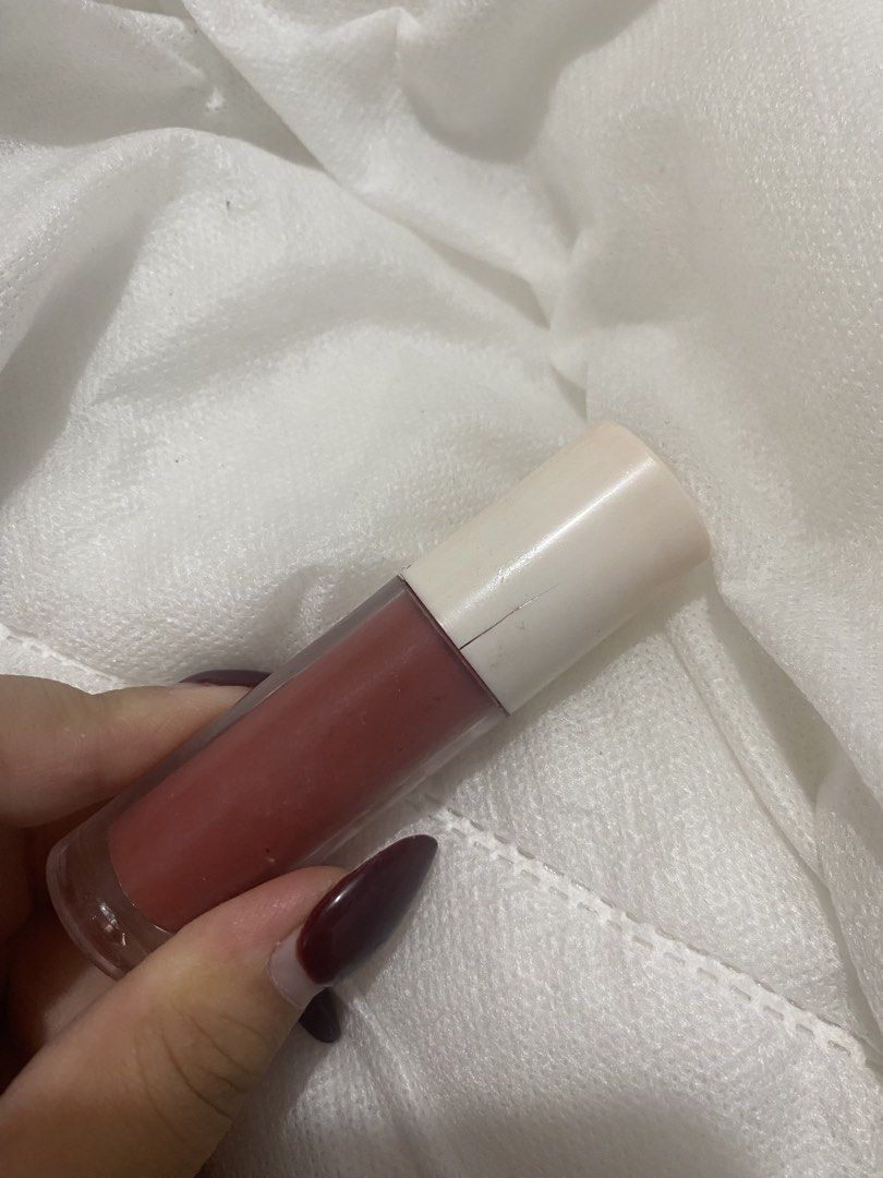 BLK cosmetics lip oil - Coconut (Category: Makeup) located in Manila. Submitted by saaaaabrina (Listing ID 1445271832, Image 3). Description: - authentic - lots of product left pa - rfs: decluttering - theres basag lang sa cap hence selling low can do jnt and orange app co for delivery ! .