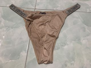 (Category: ) located in . Submitted by lovescarf (Listing ID 1445123634, Image 1). Description: .