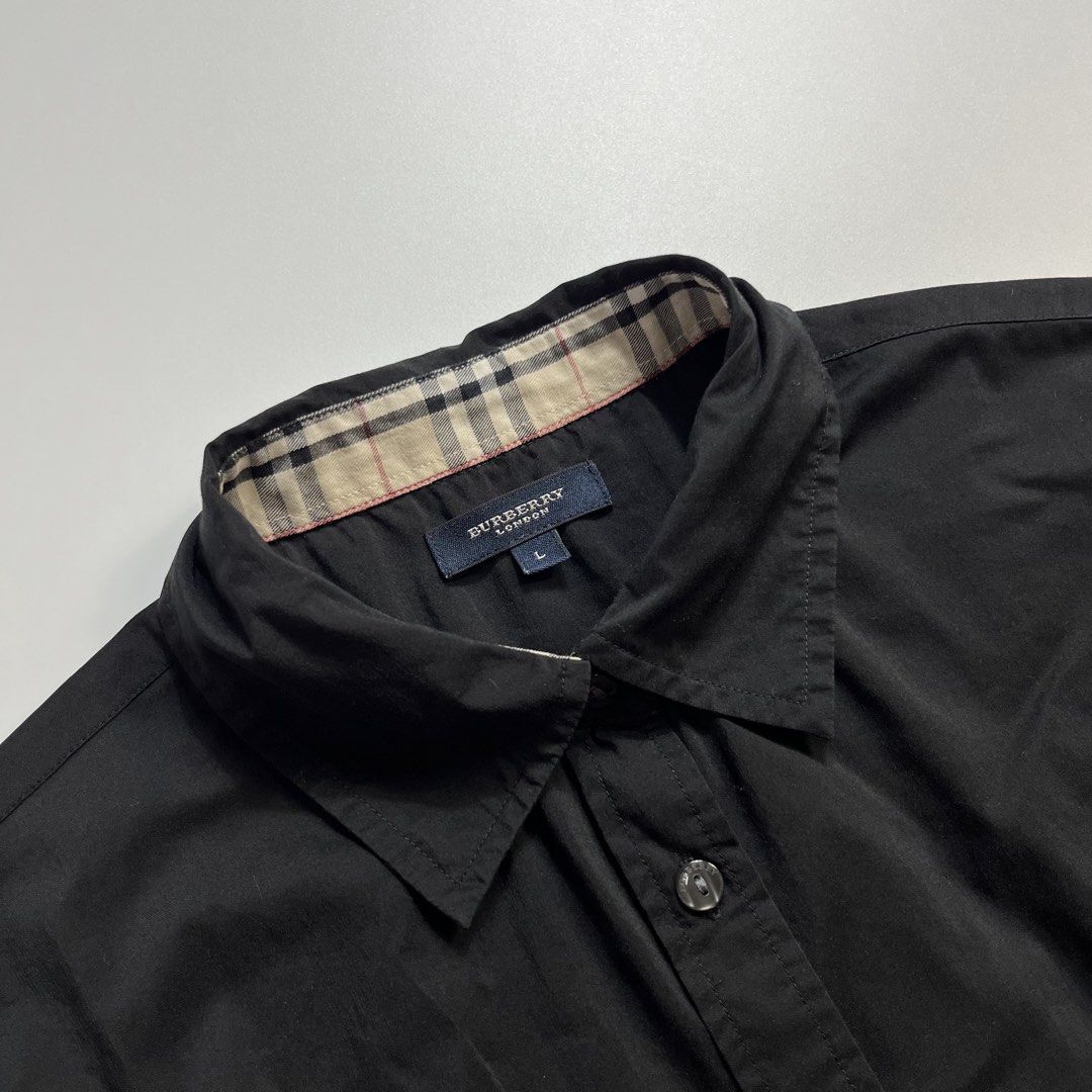 BURBERRY POLO BUTTONS DOWN WMNS SIZE: LARGE MEASUREMENTS LAID FLAT (IN INCHES): PTP: 20.5 LENGTH: 24 SLEEVE LENGHT: 24 IN CONDITION: EXCELLENT FLAW/S: NONE ₱700 (Category: Longsleeves) located in Iloilo. Submitted by plugsta (Listing ID 1445330555, Image 3). Description: BURBERRY POLO BUTTONS DOWN WMNS SIZE: LARGE MEASUREMENTS LAID FLAT (IN INCHES): PTP: 20.5 LENGTH: 24 SLEEVE LENGHT: 24 IN CONDITION: EXCELLENT FLAW/S: NONE ₱700.
