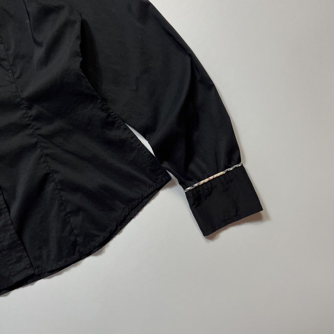 BURBERRY POLO BUTTONS DOWN WMNS SIZE: LARGE MEASUREMENTS LAID FLAT (IN INCHES): PTP: 20.5 LENGTH: 24 SLEEVE LENGHT: 24 IN CONDITION: EXCELLENT FLAW/S: NONE ₱700 (Category: Longsleeves) located in Iloilo. Submitted by plugsta (Listing ID 1445330555, Image 2). Description: BURBERRY POLO BUTTONS DOWN WMNS SIZE: LARGE MEASUREMENTS LAID FLAT (IN INCHES): PTP: 20.5 LENGTH: 24 SLEEVE LENGHT: 24 IN CONDITION: EXCELLENT FLAW/S: NONE ₱700.
