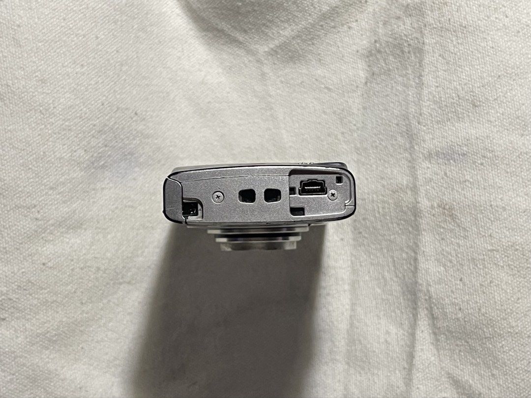 Canon PowerShot A2500 Digital Camera (For Repair) (Category: Cameras) located in Liliw. Submitted by j444mes (Listing ID 1445338393, Image 3). Description: - Silver Canon PowerShot A2500 digital camera - 16.0 Megapixels for clear photos - 5x Optical Zoom to get closer to your subject - Please review all photos carefully to assess the item's condition. issue: - “Lens Error Will shut down immediately” - for repair inclusions: battery sd card charge
