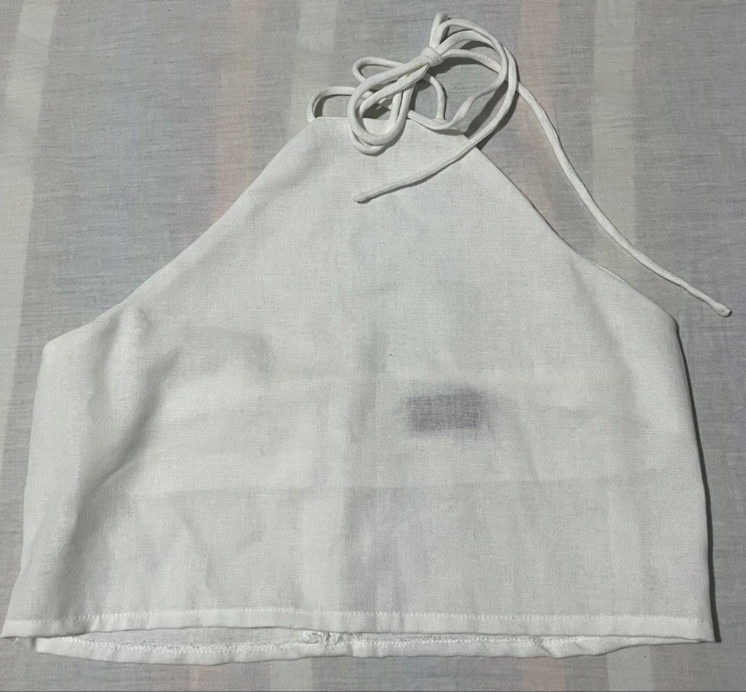 Cariño nadia crop top (XS) (Category: Sleeveless) located in Cebu City. Submitted by cellar_ (Listing ID 1445299734, Image 3). Description: Never worn, brand new Bought for ₱1595 RFS: impulse buy, not my style Helping tags: linen top, wear anika, zara, mango, araw the line.