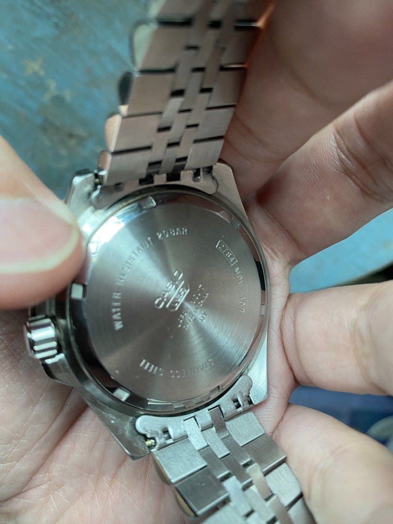 Casio MDV-107D-1A1V (Category: Men's Watches) located in Rizal. Submitted by annon5 (Listing ID 1445266270, Image 2). Description: - width 44mm excl. crown - Black Sunburst dial w/ date window - Water resistant up to 200 meters - Aftermarket Jubilee stainless steel bracelet - Perfect for everyday wear and swimming - In excellent working condition Unit only** Message me for any questions or concerns.