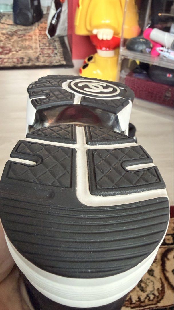 Chanel CC shoes womens size 6 (Category: Sneakers) located in Makati City. Submitted by patrickkkk22 (Listing ID 1445315704, Image 3). Description: Brandnew No box Bought sa chanel singapore around 55k Selling for 30k nalang.