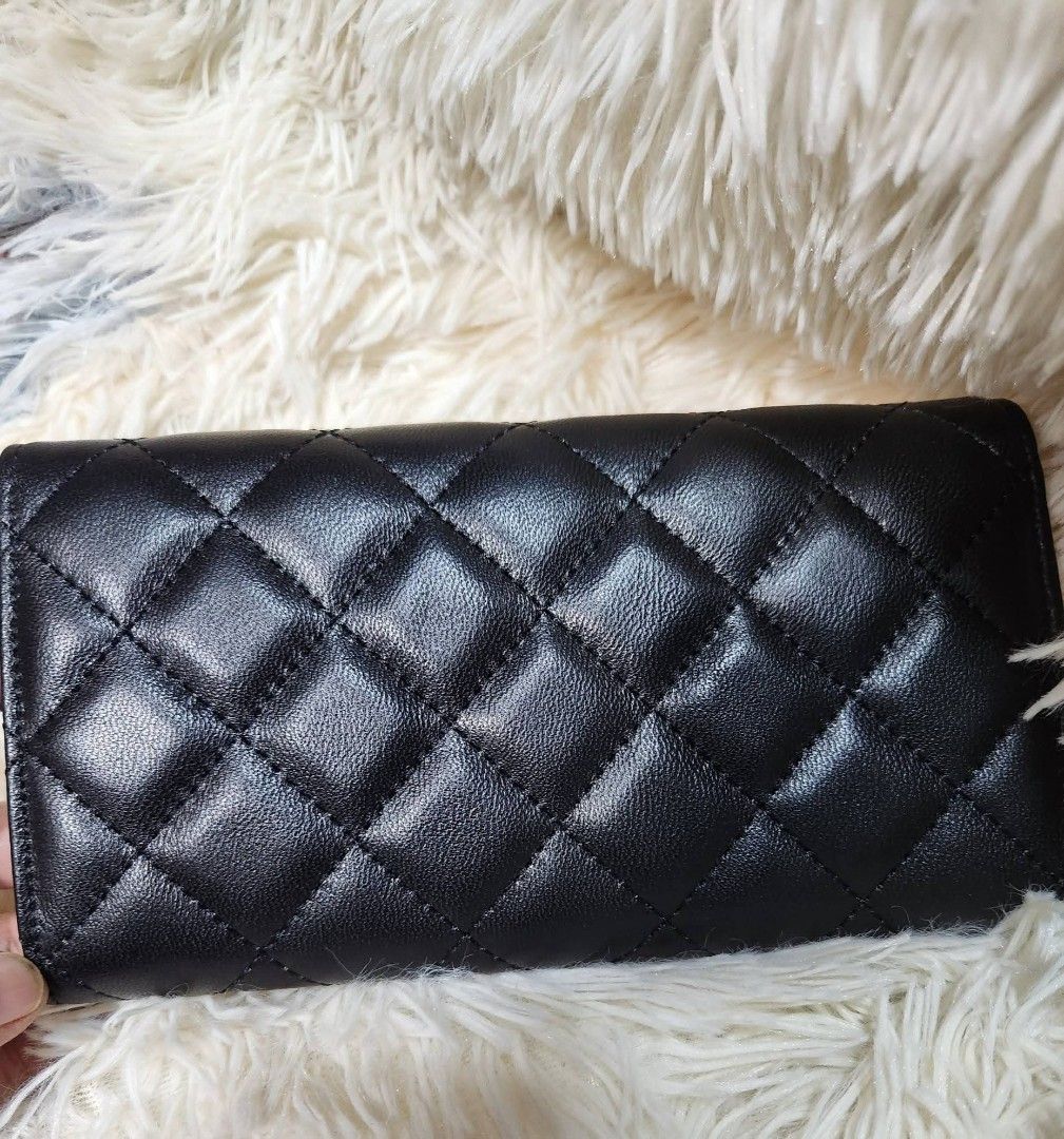 Chanel Wallet (Category: Luxury Bags & Wallets) located in Baguio. Submitted by luxuryitembags (Listing ID 1445235423, Image 2). Description: 2nd hand wallet (original) Lambskin Material In a good condition, no damage Inclusions: card only Negotiable price.