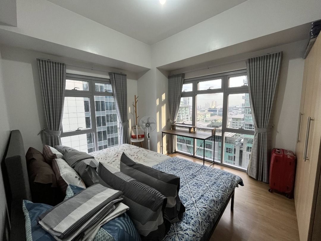 Condominium For Rent Park Triangle Residences BGC (Category: Apartments & Condos) located in Quezon City. Submitted by leadvision.realty (Listing ID 1445329931, Image 1). Description: FOR RENT: P100,000 inclusive of association dues Property Code: 1010-LC-PTR Park Triangle Residences 17th floor 2 Bedroom 3 T&B 1 Parking (Php 10k - Tandem parking slot) Floor Area: 82 sq.m. Fully Furnished Lester Velez The Lead Realty 09175208825.