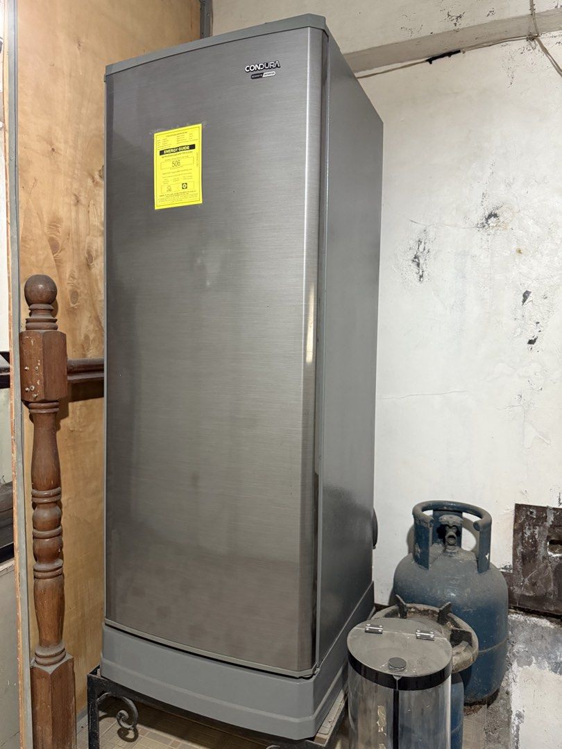 Condura Refrigerator CSD231SAI Inverter (Category: Refrigerators and Freezers) located in Valenzuela. Submitted by d3clut (Listing ID 1445300329, Image 3). Description: - Condura Refrigerator CSD231SAI Condura CSD231SAi 7.7 cu.ft Inverter Refrigerator - Total Storage Volume: 50L - Ideal for small spaces - Energy Consumption: 0.41 kWh/24h - Power Input: 73W - Rated Voltage: 230V - Manufactured in the Philippines - Works well Brand: Condura • Model
