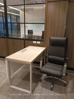 (Category: ) located in . Submitted by hannah.trishofficefurniture (Listing ID 1445300404, Image 1). Description: .