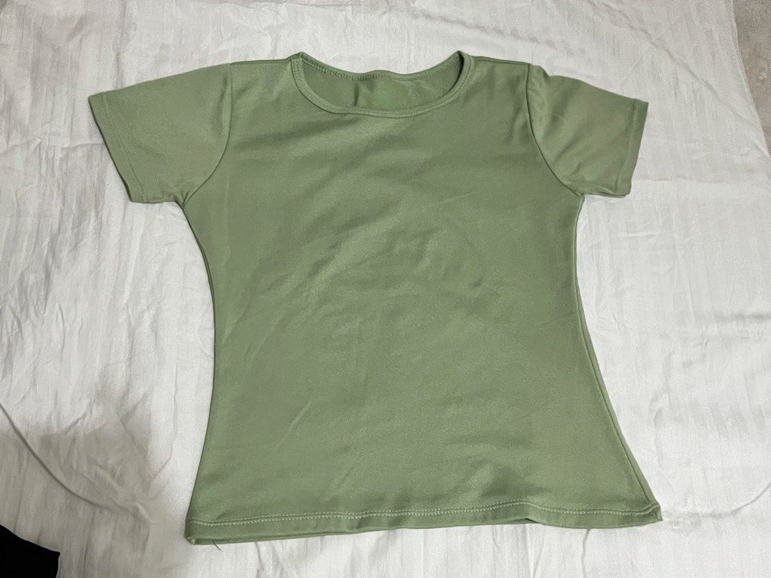 Double lining top (Category: Blouses) located in Quezon City. Submitted by yan.declutter (Listing ID 1445339445, Image 1). Description: FREE: if you buy any of my listings. Color: Avocado Size: XS - Small.