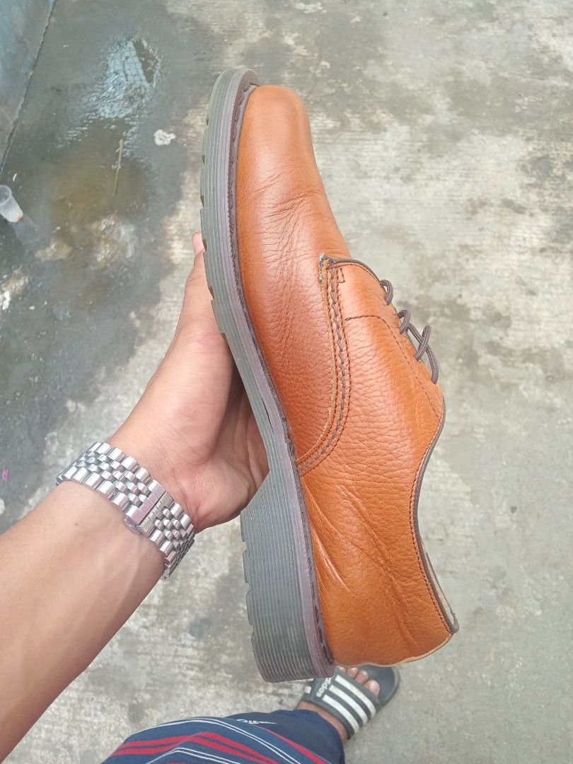 Dr. Martens 1461 derby shoes (Category: Dress Shoes) located in Pagadian. Submitted by coythrift.02 (Listing ID 1445332355, Image 3). Description: - Classic Dr. Martens 1461 derby shoes - Smooth, textured tan leather - Iconic air-cushioned sole - Versatile for dressing up or down - Check photos for condition details.
