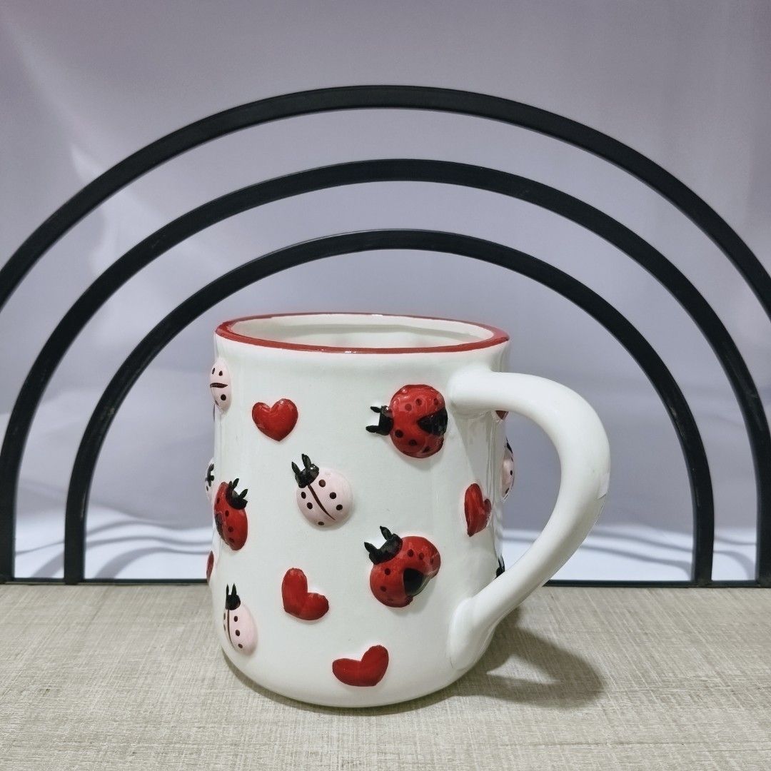 Embossed LadyBug Big Mug (Category: Coffee & Tea Tableware) located in Bontoc. Submitted by shaneebhee (Listing ID 1445248684, Image 2). Description: .