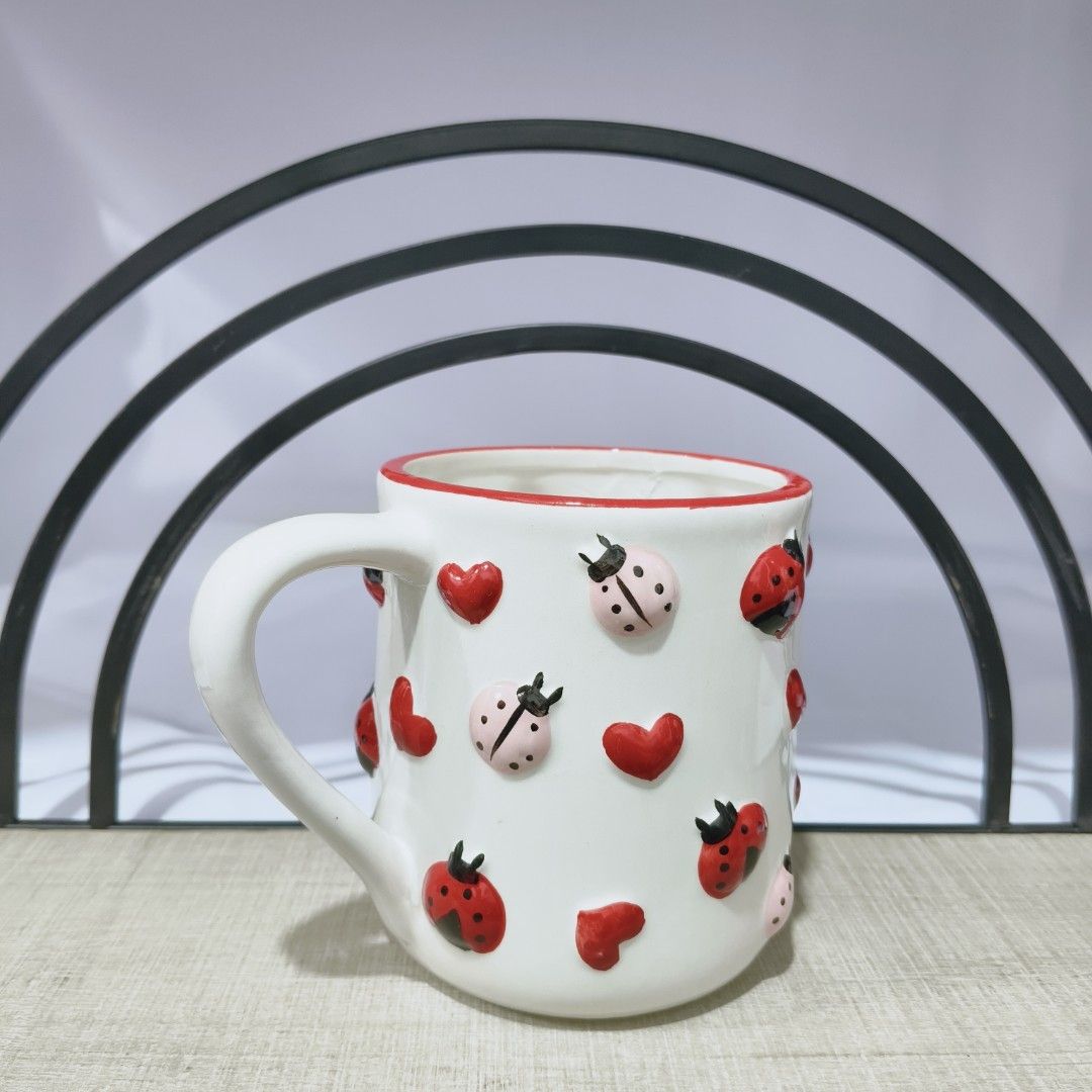Embossed LadyBug Big Mug (Category: Coffee & Tea Tableware) located in Bontoc. Submitted by shaneebhee (Listing ID 1445248684, Image 3). Description: .