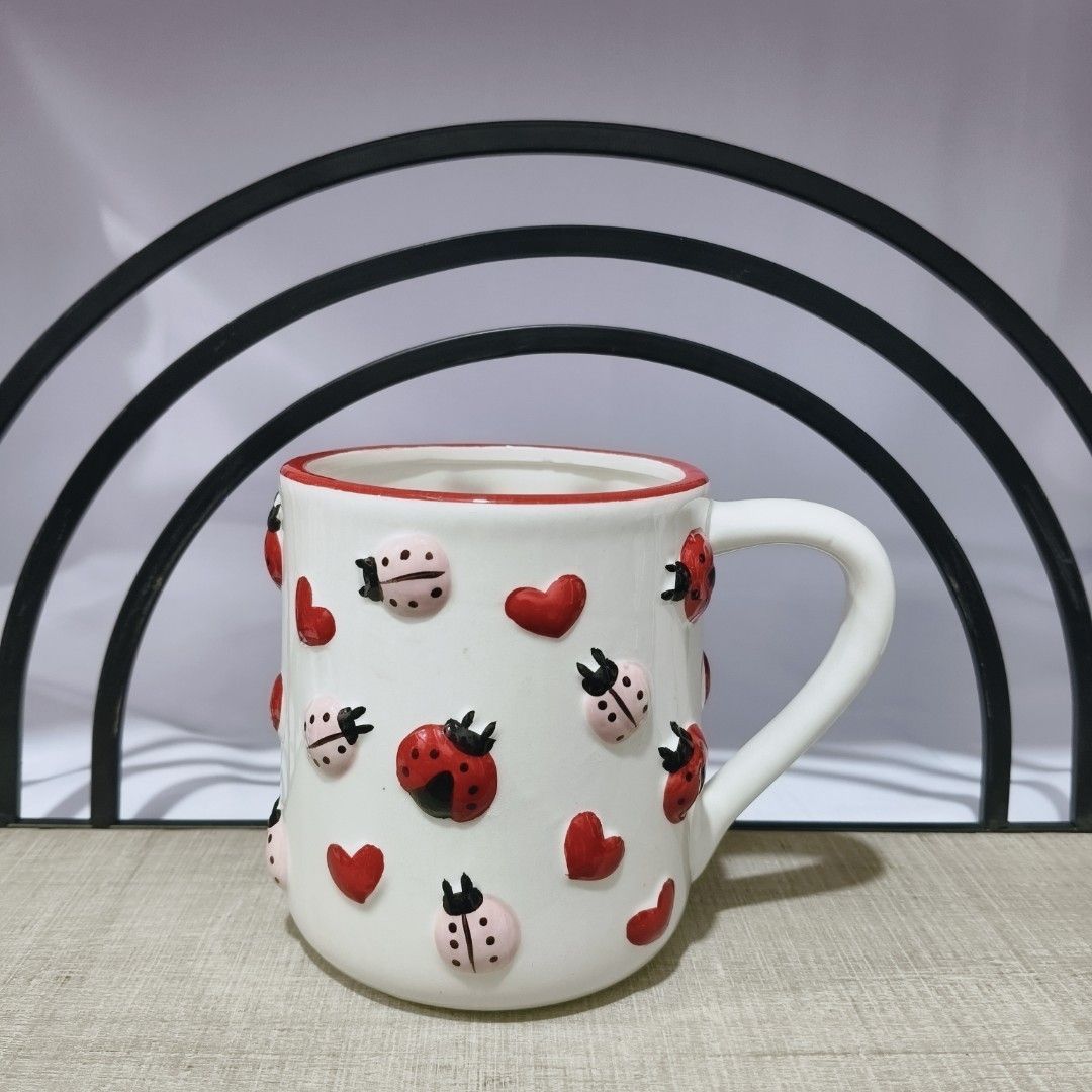 Embossed LadyBug Big Mug (Category: Coffee & Tea Tableware) located in Bontoc. Submitted by shaneebhee (Listing ID 1445248684, Image 1). Description: .