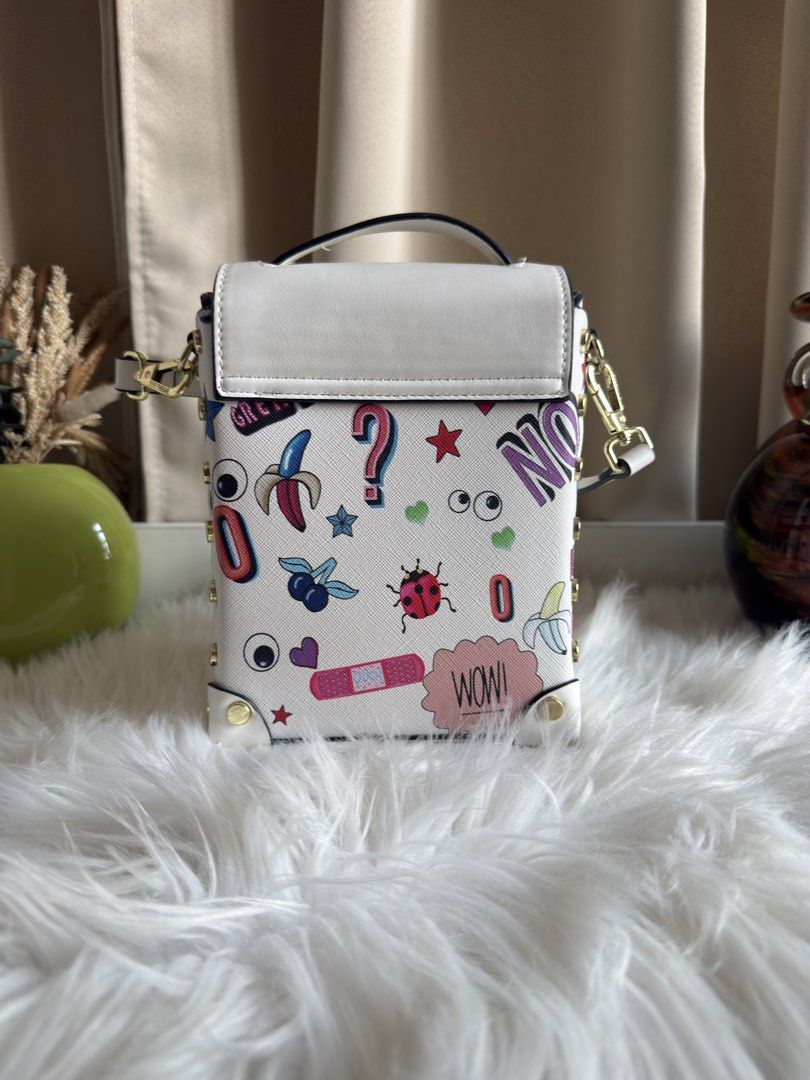 Eye Theme Bag (Category: Cross-body Bags) located in Pasig City. Submitted by snoca (Listing ID 1445289378, Image 3). Description: .