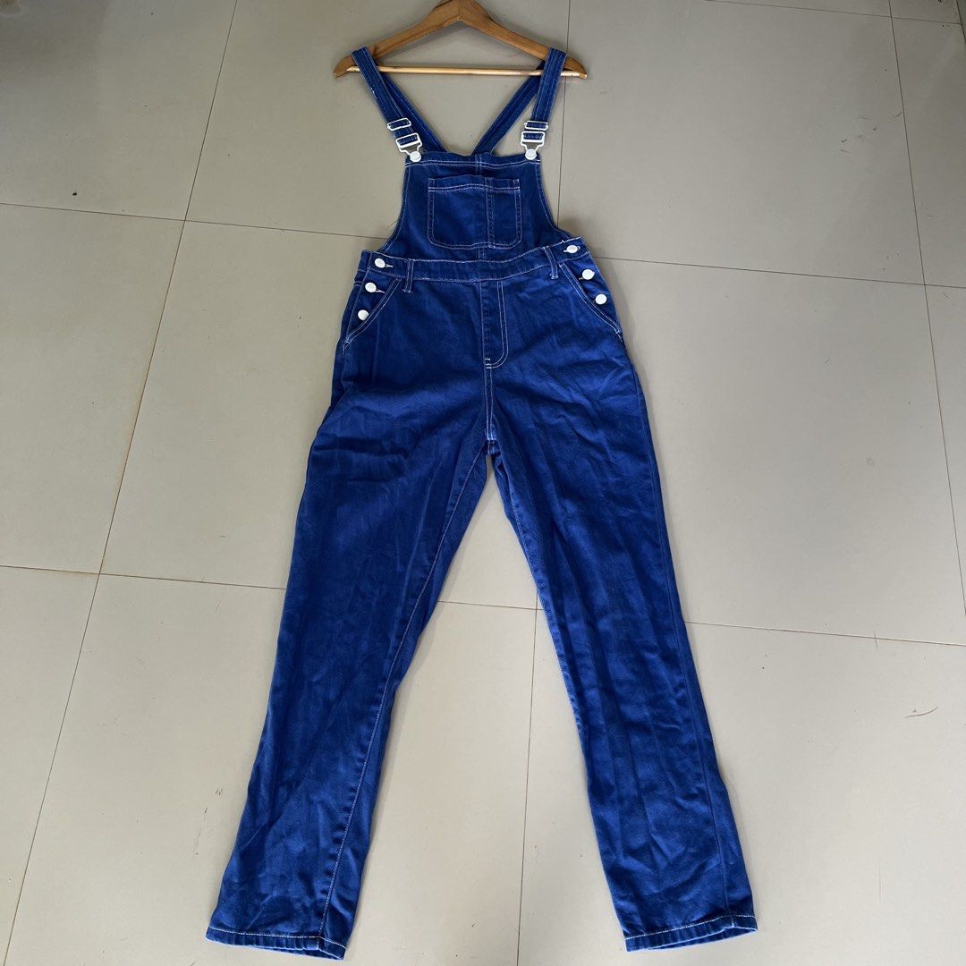 Forever 21 blue denim bib overalls (Category: Sets or Coordinates) located in Kadingilan. Submitted by tejaresnick (Listing ID 1445395269, Image 1). Description: Excellent condition Color rate 9.8/10 No issue.
