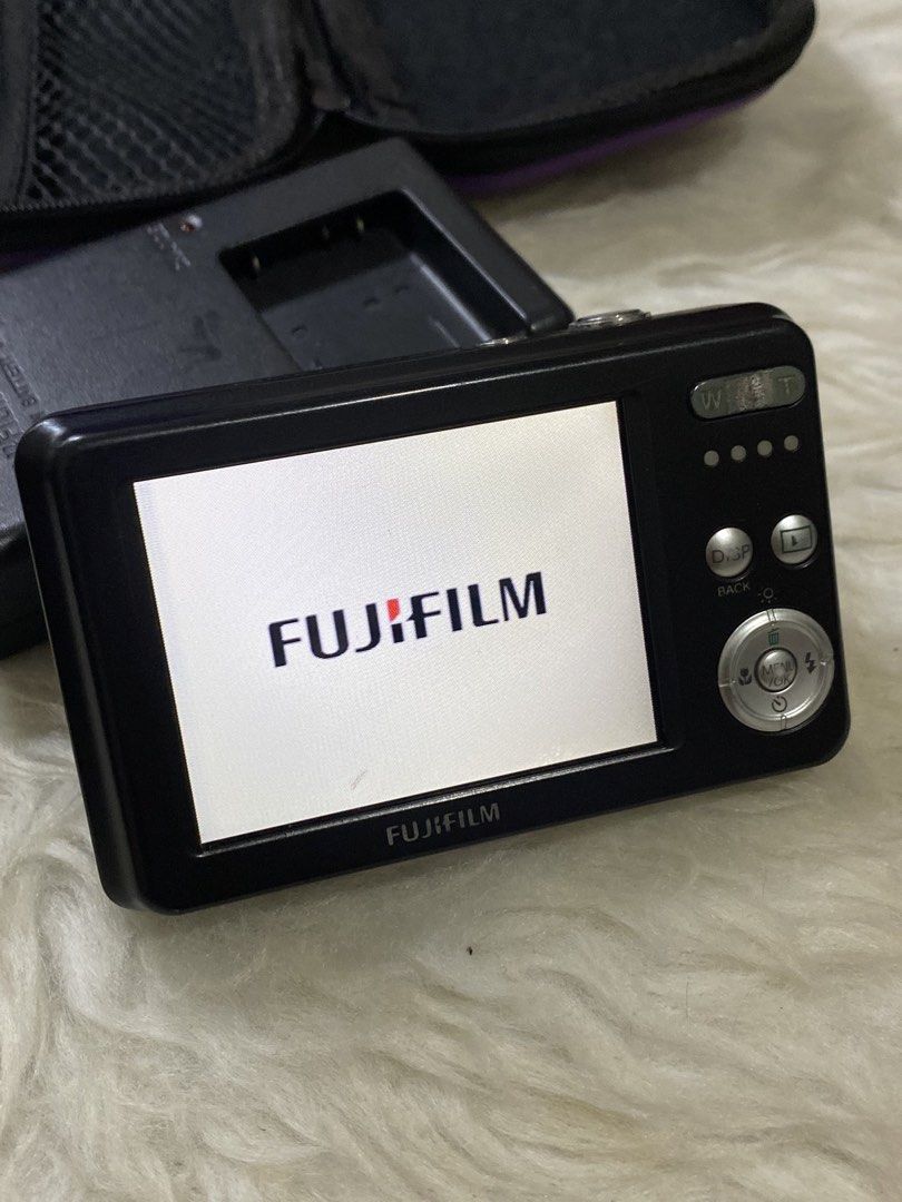 Fujifilm finepix j20 digicam (Category: Cameras) located in Cavite. Submitted by she.zie77e (Listing ID 1445289583, Image 3). Description: • fujifilm finepix j20 inclus: battery, batt charger, sd card, strap, and case — honest issue in the photo: lcd lines and zoom error (repairable) No sample shots, hindi ko na mahanap>< Php 2,800.
