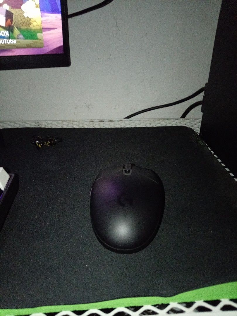 Gaming set up489569937292666884