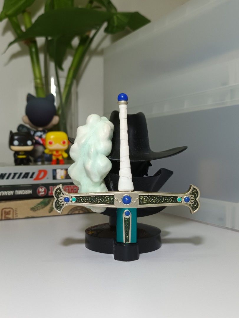 GDC Mihawk - One piece Mihawk (Category: Figurines & Statues) located in Manila. Submitted by dmgstuff (Listing ID 1445390674, Image 2). Description: GDC Mihawk - loose, as is - minor paint chip Price: 250 pesos.
