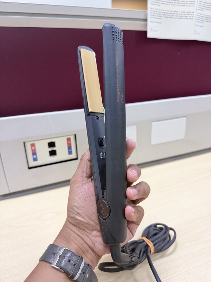 GHD Hair Straightener Professional Styler Ceramic Technology (Category: Hair) located in Pasig City. Submitted by iambernabe (Listing ID 1445260656, Image 1). Description: - GHD G4.2B Professional Hair Straightener - Features ceramic technology for smooth, sleek results - Simple on/off switch with LED indicator - No issue and ready to use .