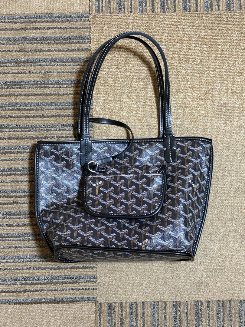 🇯🇵Goyard Mini Anjou (Category: Luxury Bags & Wallets) located in Pasig City. Submitted by tteokiro (Listing ID 1445289074, Image 2). Description: Actual photo Preloved Goyardine canvass and calfkskin leather.