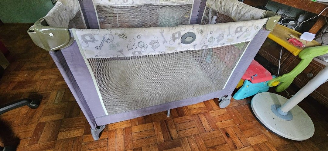 Graco Pack 'n Play Playard (Category: Cots & Cribs) located in Pasig City. Submitted by prettypr1ncess (Listing ID 1445311398, Image 3). Description: Graco playpen Location. Pasig manggahan Can do meet up by schedule in nearby areas Comes with carry case and diaper changing station notninckuded in oicture because utnisbin storage right now Needs cleaning - Portable playard perfect for babies - Mesh sides ensure good ventilation - Comes with a com