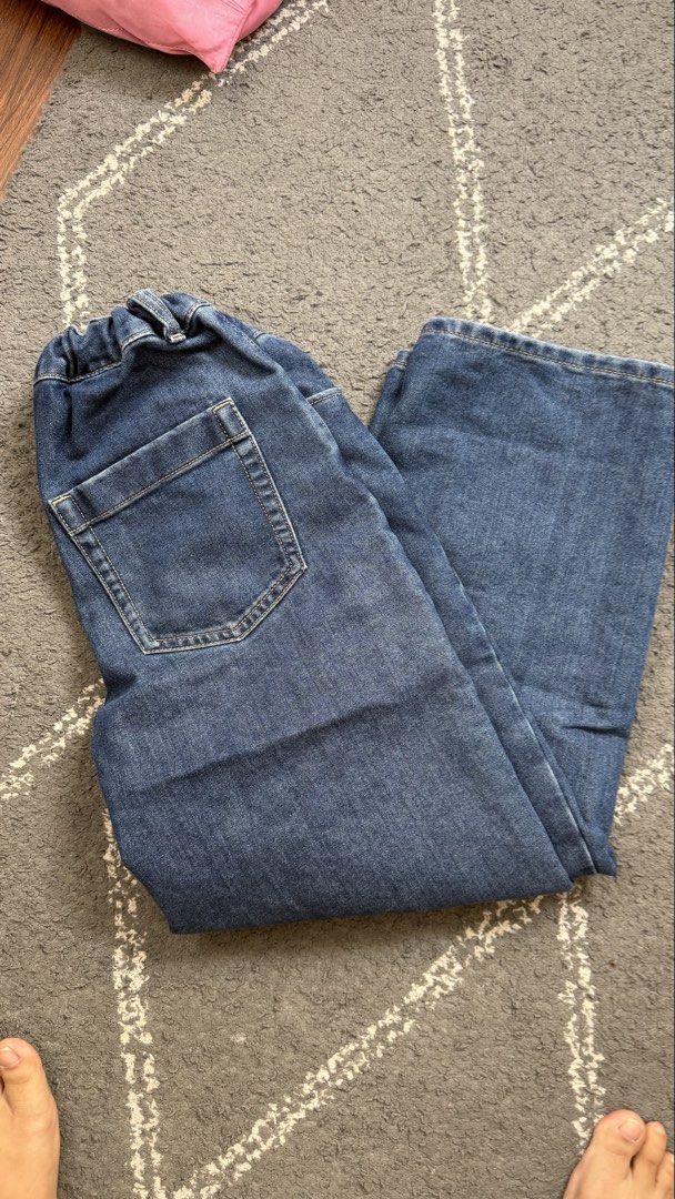 GU size 150 (Category: Babies & Kids Fashion) located in Dasmarinas. Submitted by preloved_brandedbackup (Listing ID 1445254432, Image 2). Description: Used once Swipe for size Adjustable waist Garter waist .