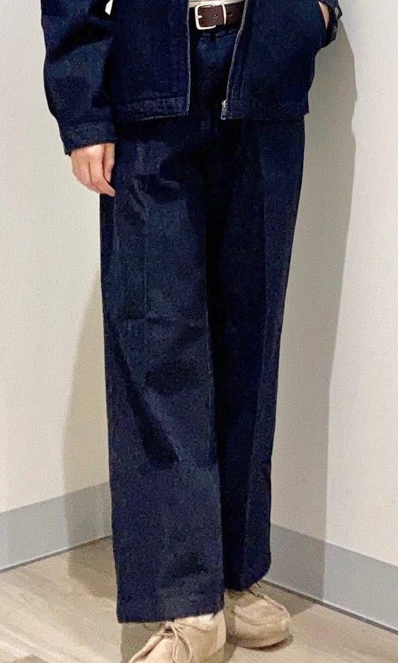 GU Twill Wide Straight Pants (Category: Other Bottoms) located in Quezon City. Submitted by pumpkenpie (Listing ID 1445391466, Image 1). Description: Unisex Waist: Front button closure, hook closure, zipper opening, elastic waistband, belt loops, inner drawstring. RFS: too big waist is up to 32 I just tried on the navy so there’s no tag and size sticker but the white one still have both the sticker and tag..