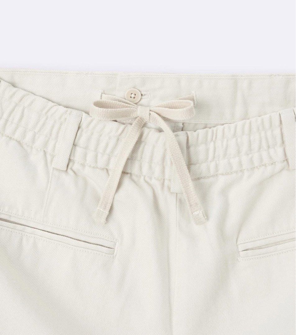 GU Twill Wide Straight Pants (Category: Other Bottoms) located in Quezon City. Submitted by pumpkenpie (Listing ID 1445391466, Image 3). Description: Unisex Waist: Front button closure, hook closure, zipper opening, elastic waistband, belt loops, inner drawstring. RFS: too big waist is up to 32 I just tried on the navy so there’s no tag and size sticker but the white one still have both the sticker and tag..