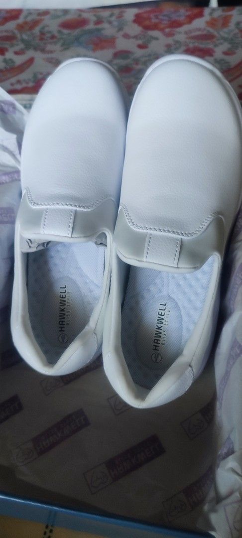 Hawkwell Medical Shoes (Category: Sneakers) located in Baler. Submitted by onlyhuman_67 (Listing ID 1445357757, Image 3). Description: Brand New Hawkwell Slip-On shoes..