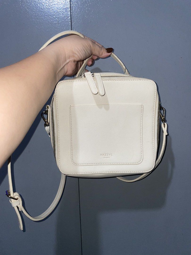 Hazzys Lounge crossbody bag (Category: Cross-body Bags) located in Butuan. Submitted by michaylukey (Listing ID 1445243834, Image 1). Description: .