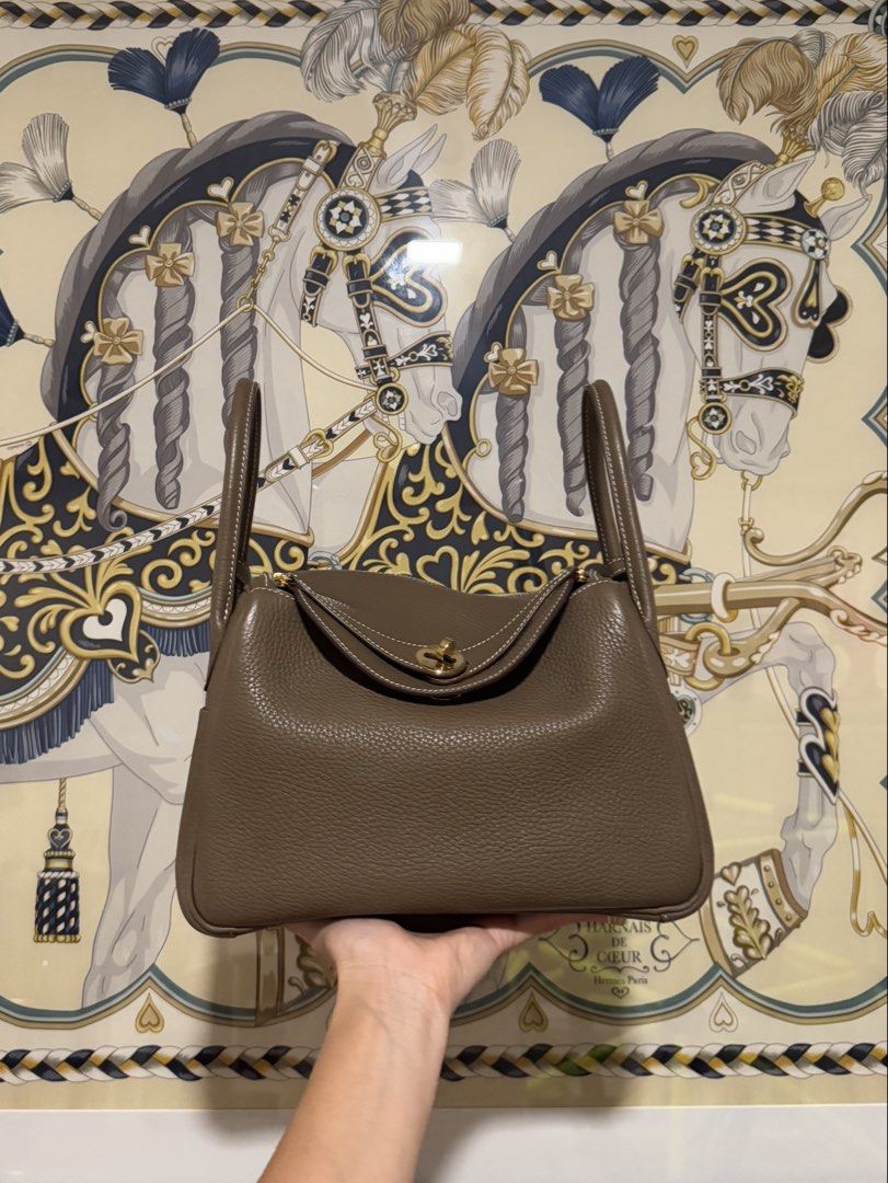 Hermes Lindy 26 Etoupe GHW (Category: Luxury Bags & Wallets) located in Quezon City. Submitted by luxury.shop_ph (Listing ID 1445332328, Image 1). Description: With bababebi certificate.