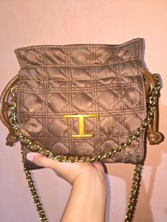 (Category: ) located in . Submitted by thrift_fae (Listing ID 1445390317, Image 1). Description: .