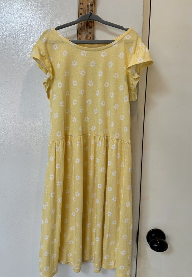 H&M Cotton jersey dress (Category: Babies & Kids Fashion) located in Quezon City. Submitted by tan__k (Listing ID 1445253181, Image 3). Description: Size Eur 134 or 140cm Used once.